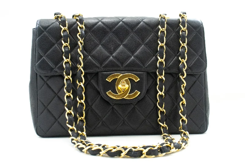 Handle bags with chevron designs for trend -Chanel  Leather Shoulder Bag (Pre-Owned)