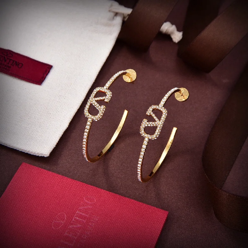 Short Drop Earrings for Subtle -Fashion Versatile Gold Circle Valentino Earrings EHA102