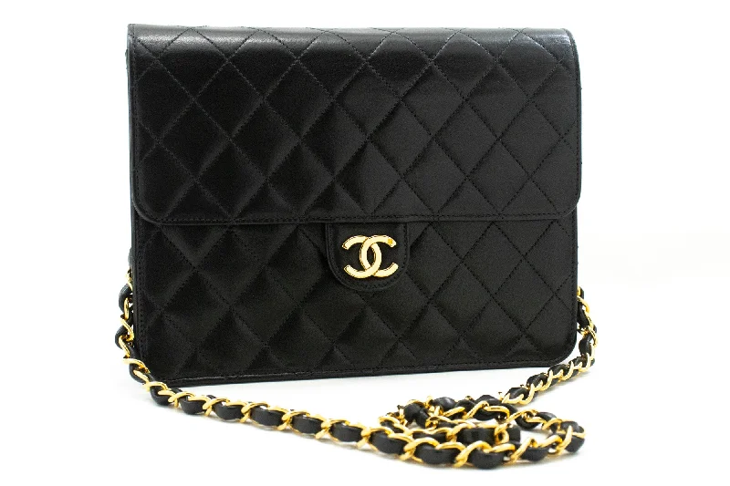 Handle bags with double handles for strength -Chanel  Leather Shoulder Bag (Pre-Owned)