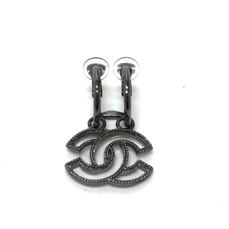 Drop Earrings for Anniversary -Chanel  Other Clip Earrings (Pre-Owned)