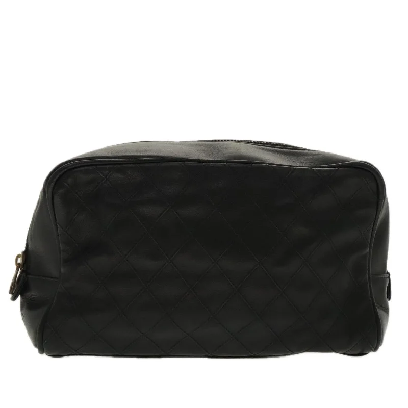 Handle bags with camouflage patterns for edge -Chanel Logo Cc  Leather Clutch Bag (Pre-Owned)