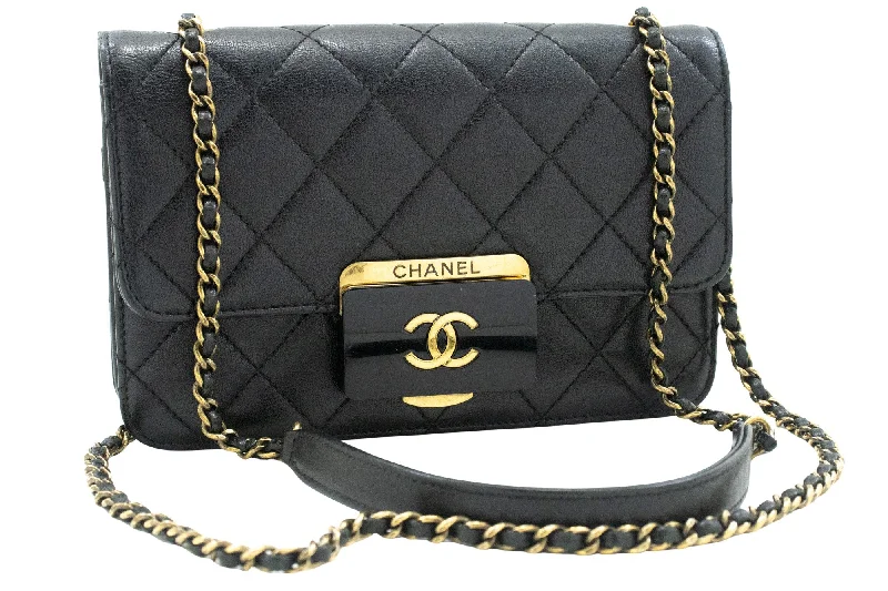 Handle bags with floral prints for spring -Chanel  Leather Shoulder Bag (Pre-Owned)