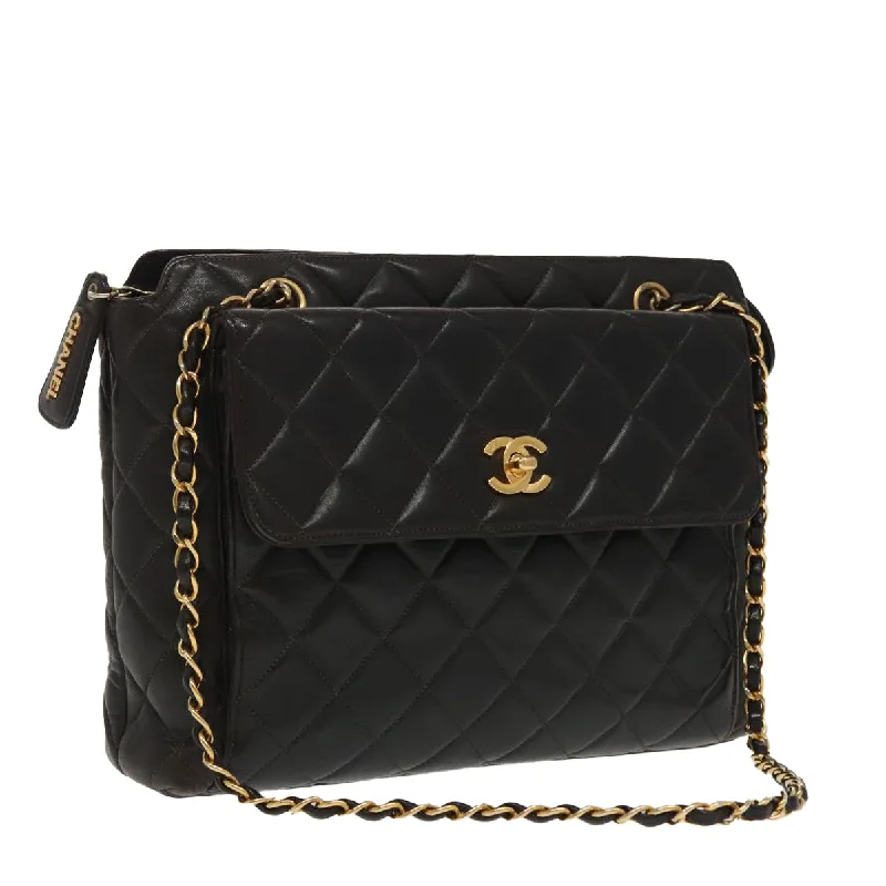 Handle bags with pastel colors for softness -Chanel Quilted  Leather Shoulder Bag (Pre-Owned)