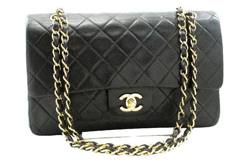 Handle bags with wide openings for access -Chanel  Leather Shoulder Bag (Pre-Owned)