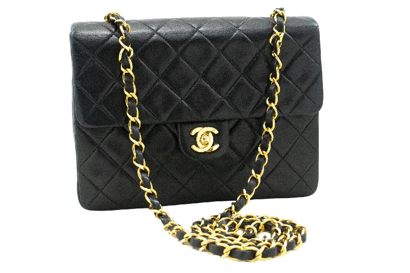 Handle bags with holiday themes for festivities -Chanel  Leather Shoulder Bag (Pre-Owned)