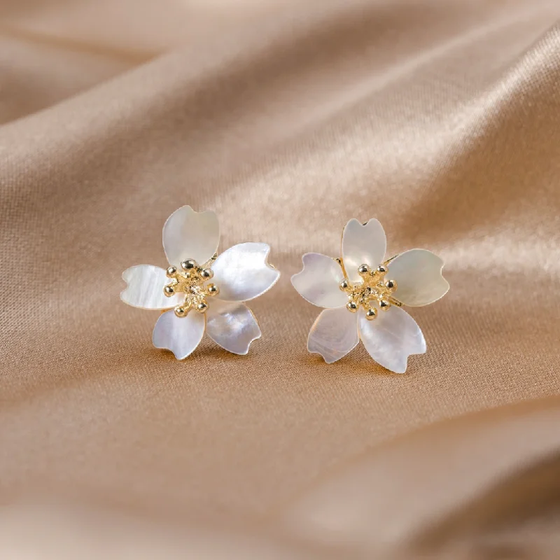 Hoop earrings with diamond-cut surfaces for added sparkle and shine-Dahlia Shell Flower Earrings