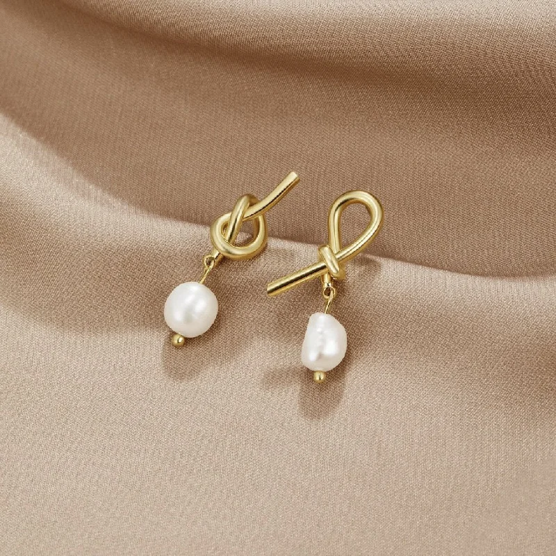 Best hoop earrings with delicate chain details for a trendy and stylish design-Knotted Gold & Freshwater Pearl Earrings