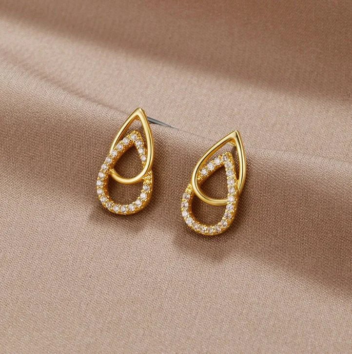 Hoop earrings with heart-shaped frames for a romantic and feminine look-Mara Teardrop Link Earrings